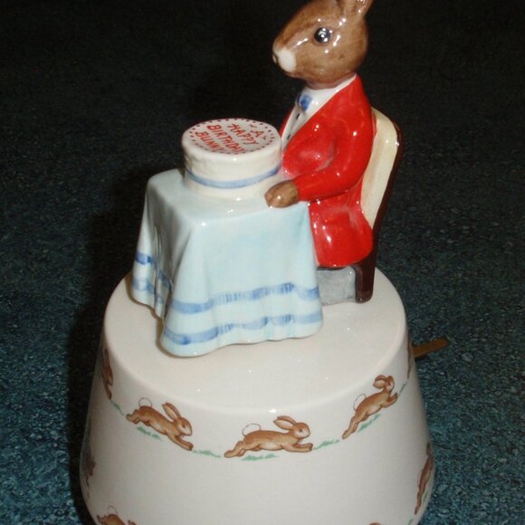 ROYAL DOULTON BUNNYKINS Happy Birthday Music Box DB36 Beatrix Potter Cute Gift! - Picture 7 of 11